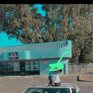 Meet your Posher, Andrea